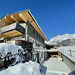 Mona Apartmán